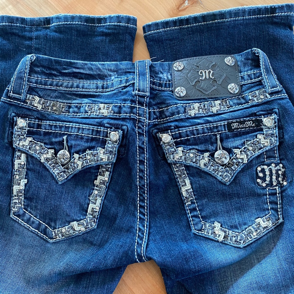 Miss Me size 25 Signature Boot Jeans